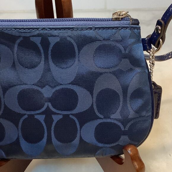 Coach Signature Logo Medallion Wristlet Clutch - Picture 6 of 13